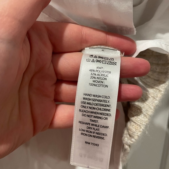 NWT Sincerely Jules Beige Cable Knit V-Neck Sweater With Attached White Shirt - Picture 5 of 7